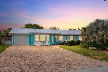 1603 SW Seagull Way