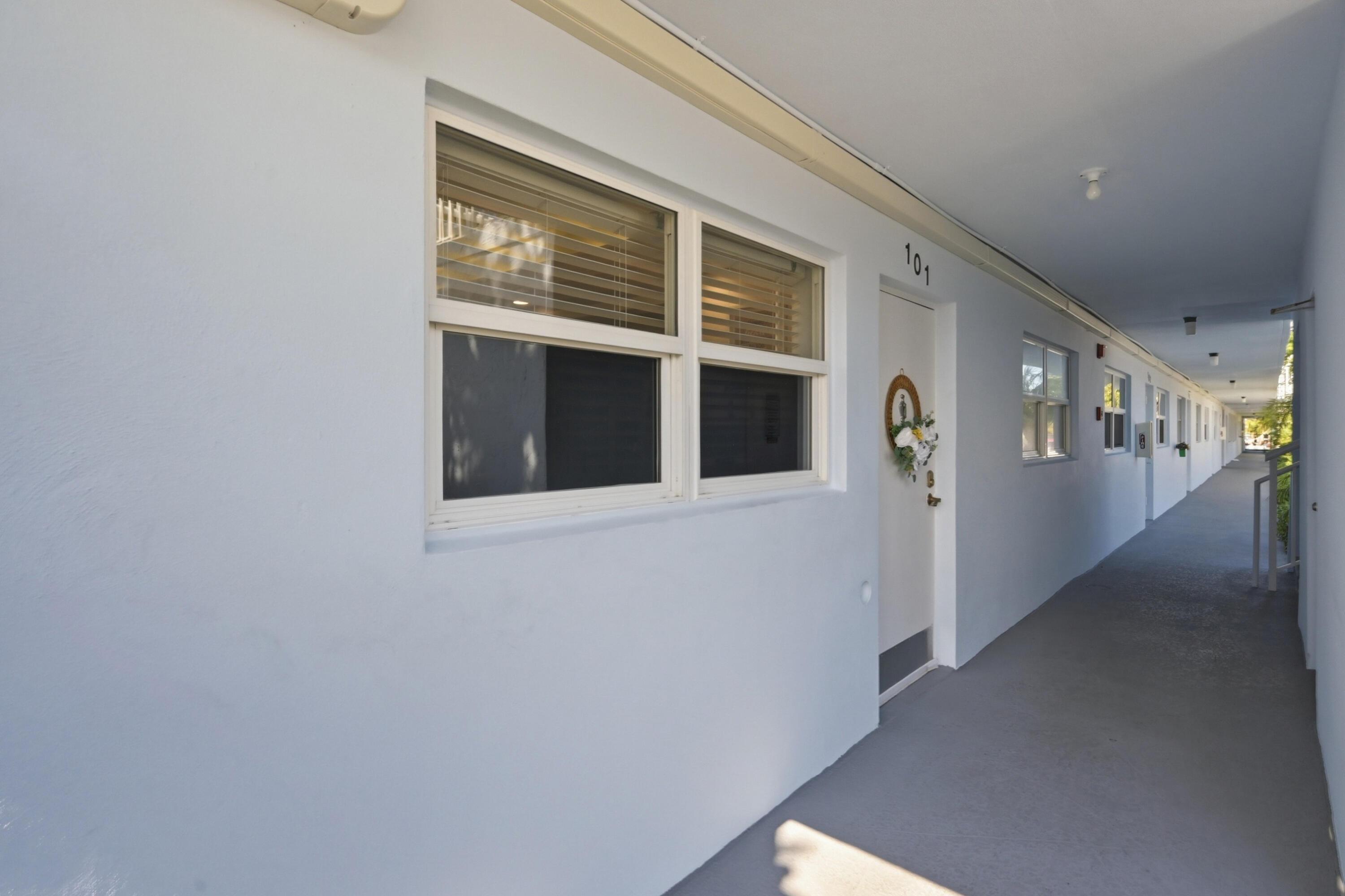 Image 3: 03_front