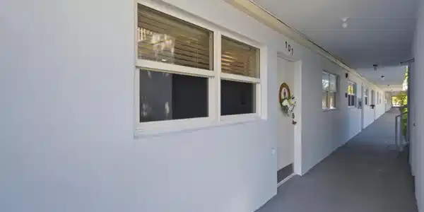 Image 3: 03_front