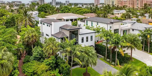 760 Palm Ave W