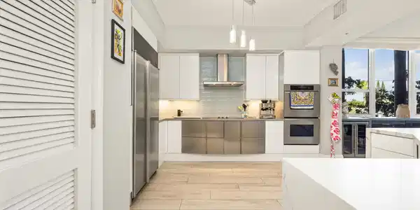 Image 2: Kitchen