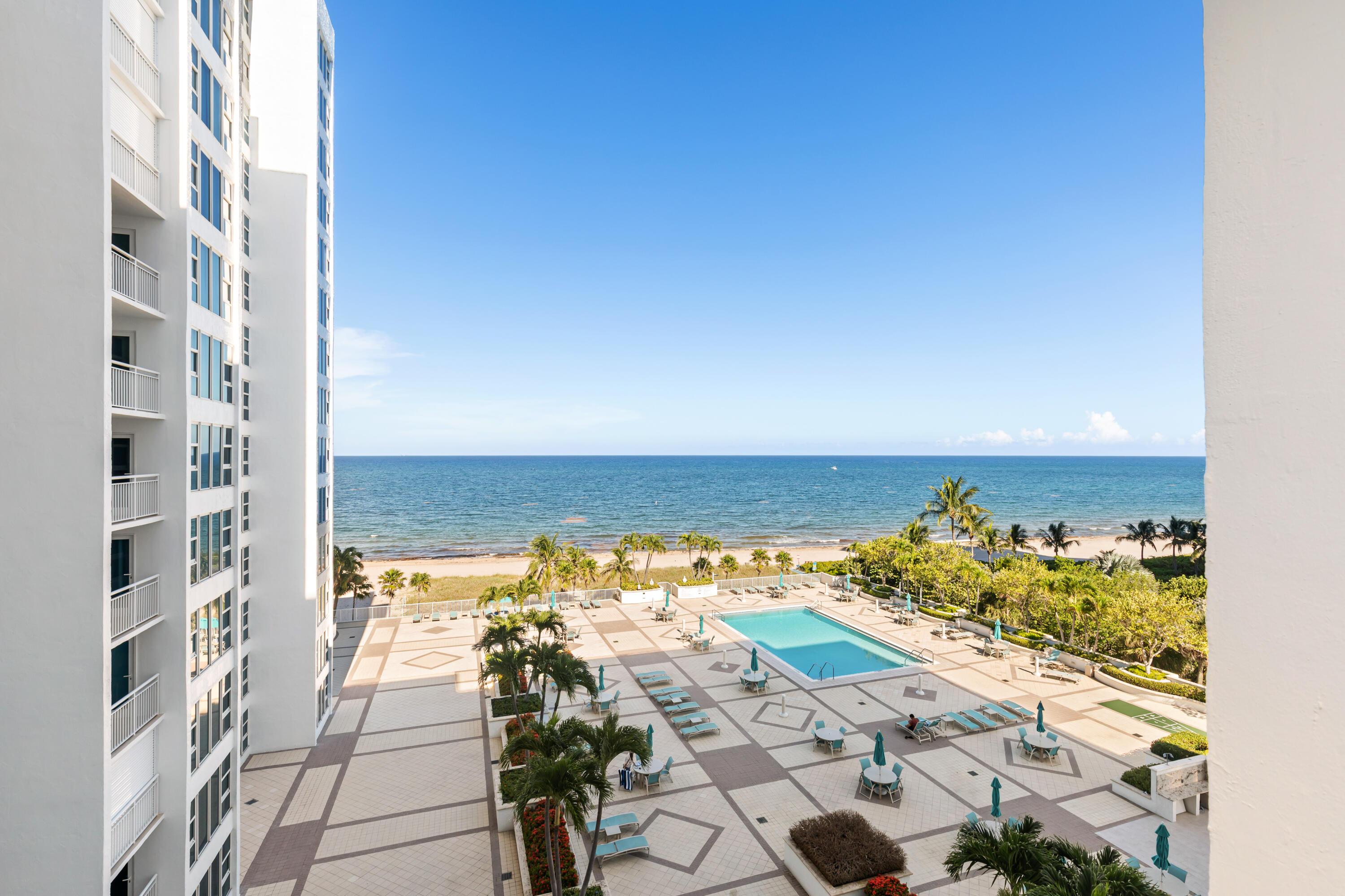 Image 4: SECURED BEACH ACCESS WITH BEACHFRONT SEATING AND C