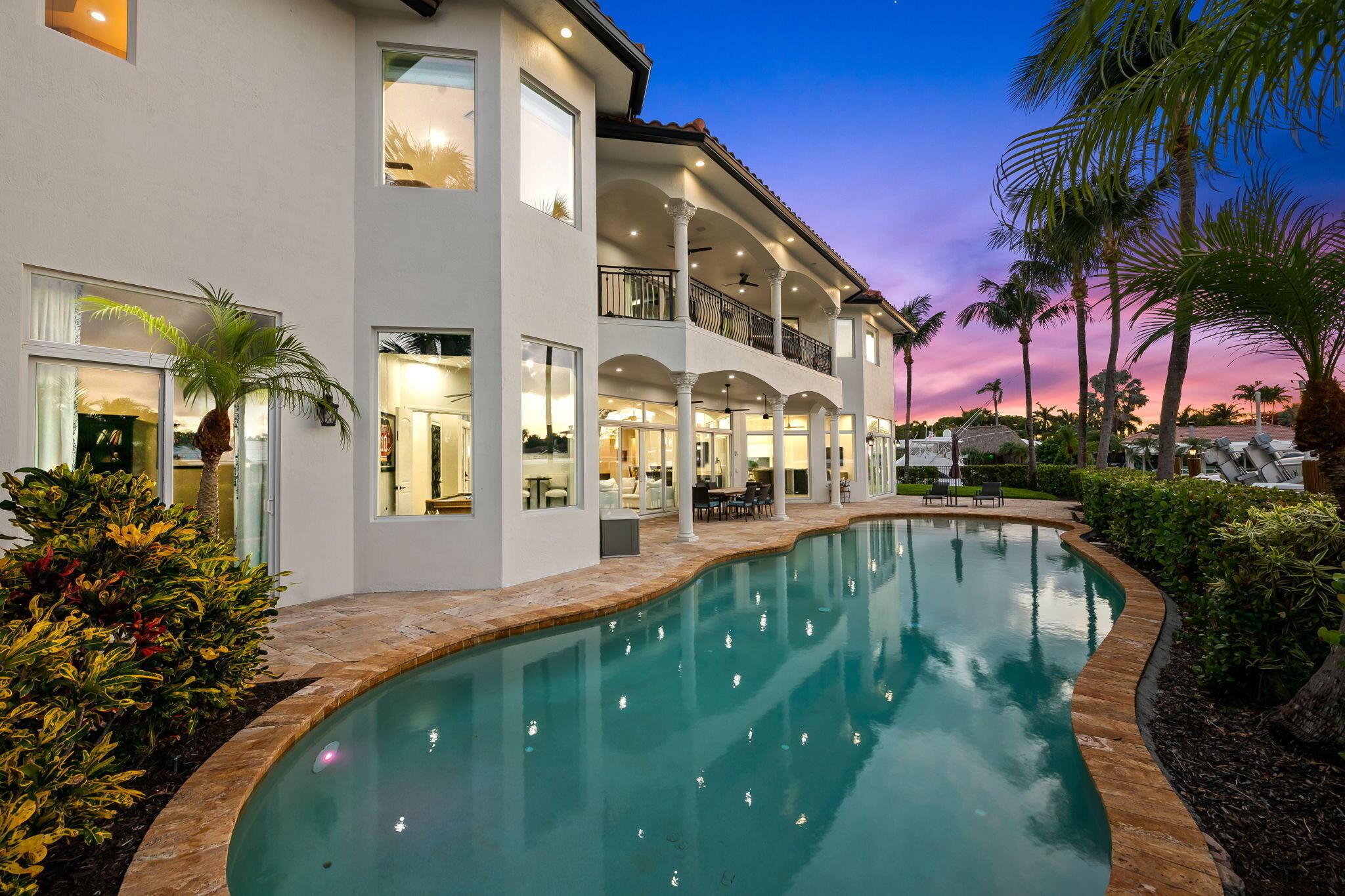 Image 4: 55 ft, resort-style pool