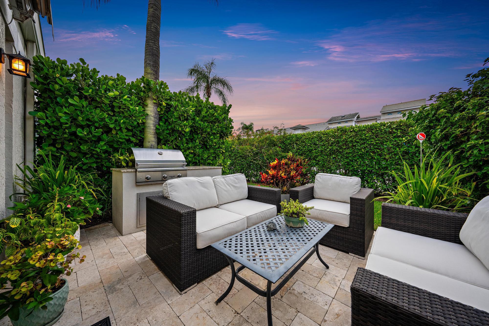 Image 3: Patio