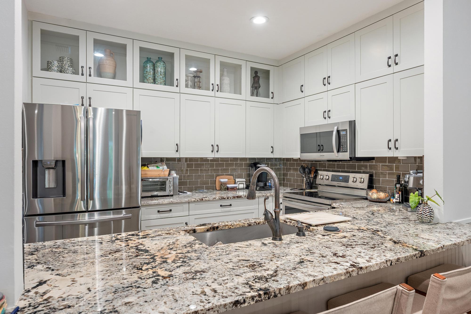 Image 4: Kitchen