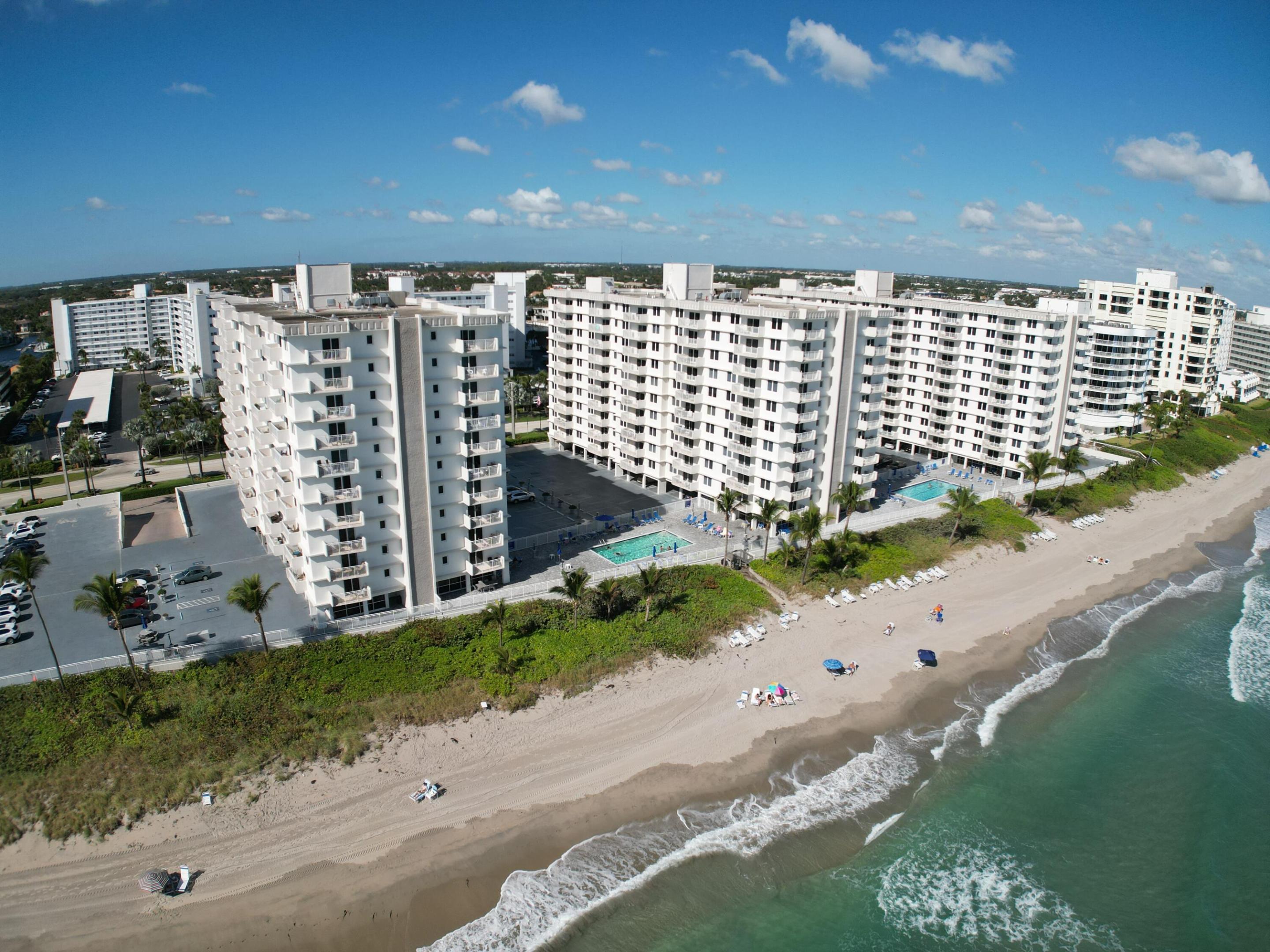 Image 4: OCEAN-FRONT on the SAND!