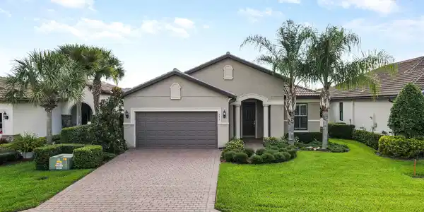 573 SE Monet Drive