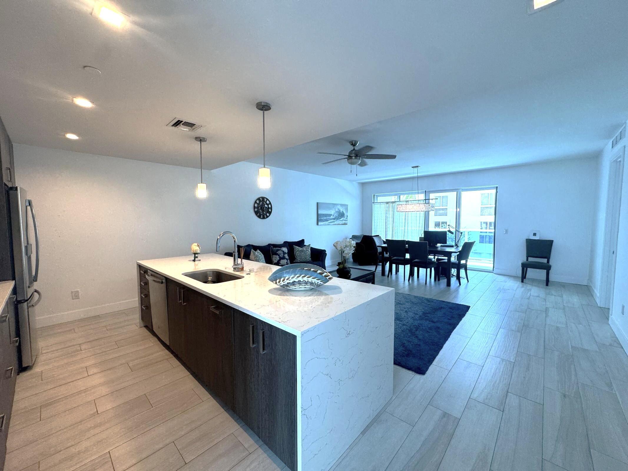 Image 3: Living/Dining
