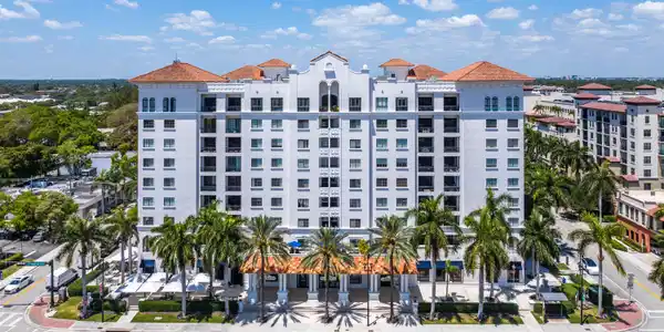 233 S Federal Highway