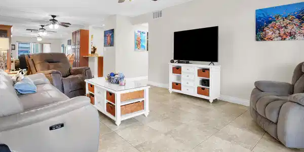 Image 2: real-estate-001