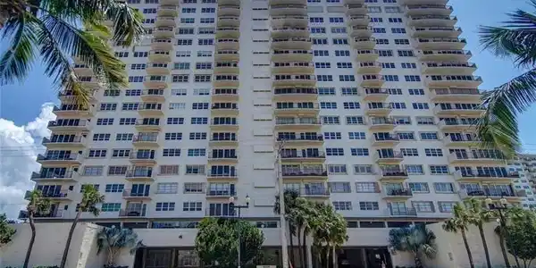 2500 E Las Olas Blvd