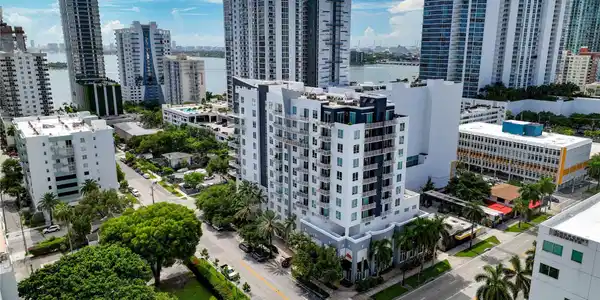 2275 BISCAYNE BLVD