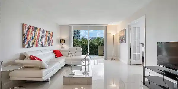 2000 S Ocean Blvd