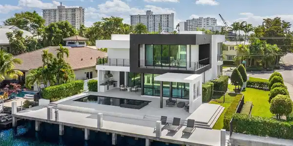 2301 Castilla Isle