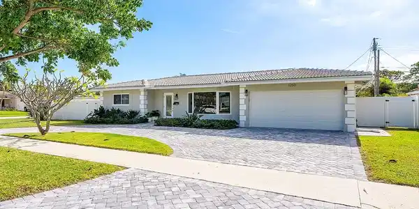 1250 SE 14 DR
