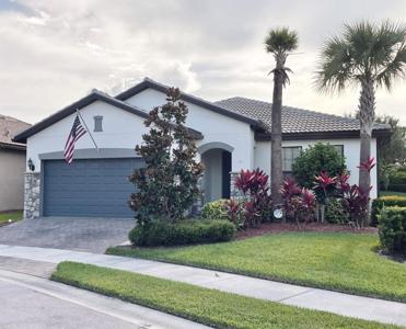 465 SE Bancroft Court