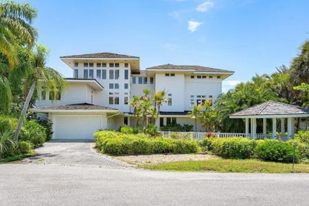 7737 SE Loblolly Bay Drive