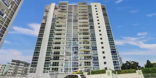 2715 N Ocean Boulevard