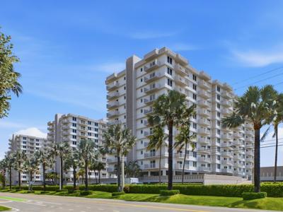 3215 S Ocean Boulevard