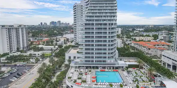 3101 Bayshore Dr