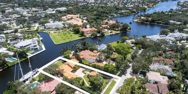 1111 N Rio Vista Blvd