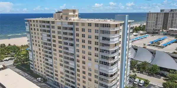 305 N Pompano Beach Blvd