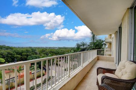 700 E Boynton Beach Boulevard