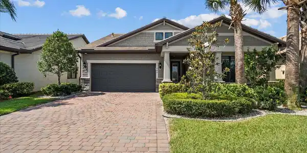 245 SE Longview Drive