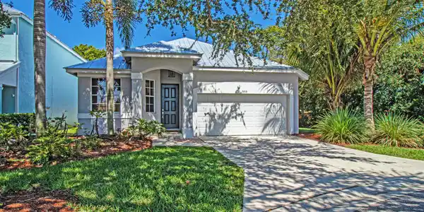 3010 SW Solitaire Palm Drive