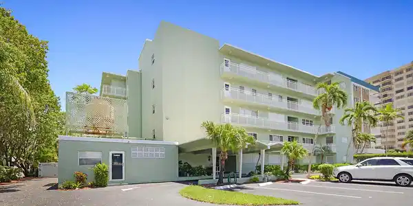 1750 S Ocean Boulevard