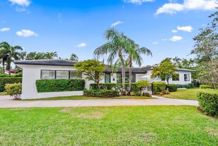 2401 N Lakeside Drive
