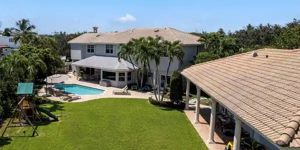 400 NE 7th Street