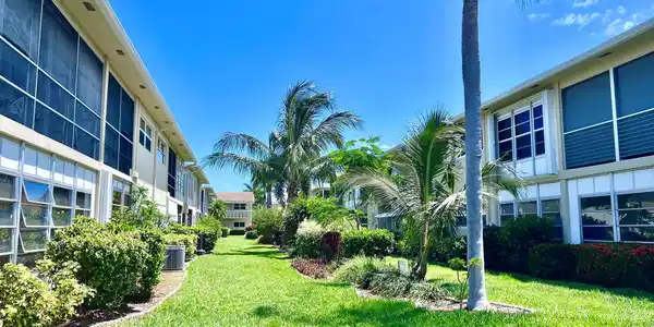 2121 NE 42nd Court