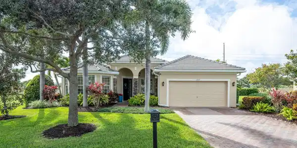 4265 Diamond Square