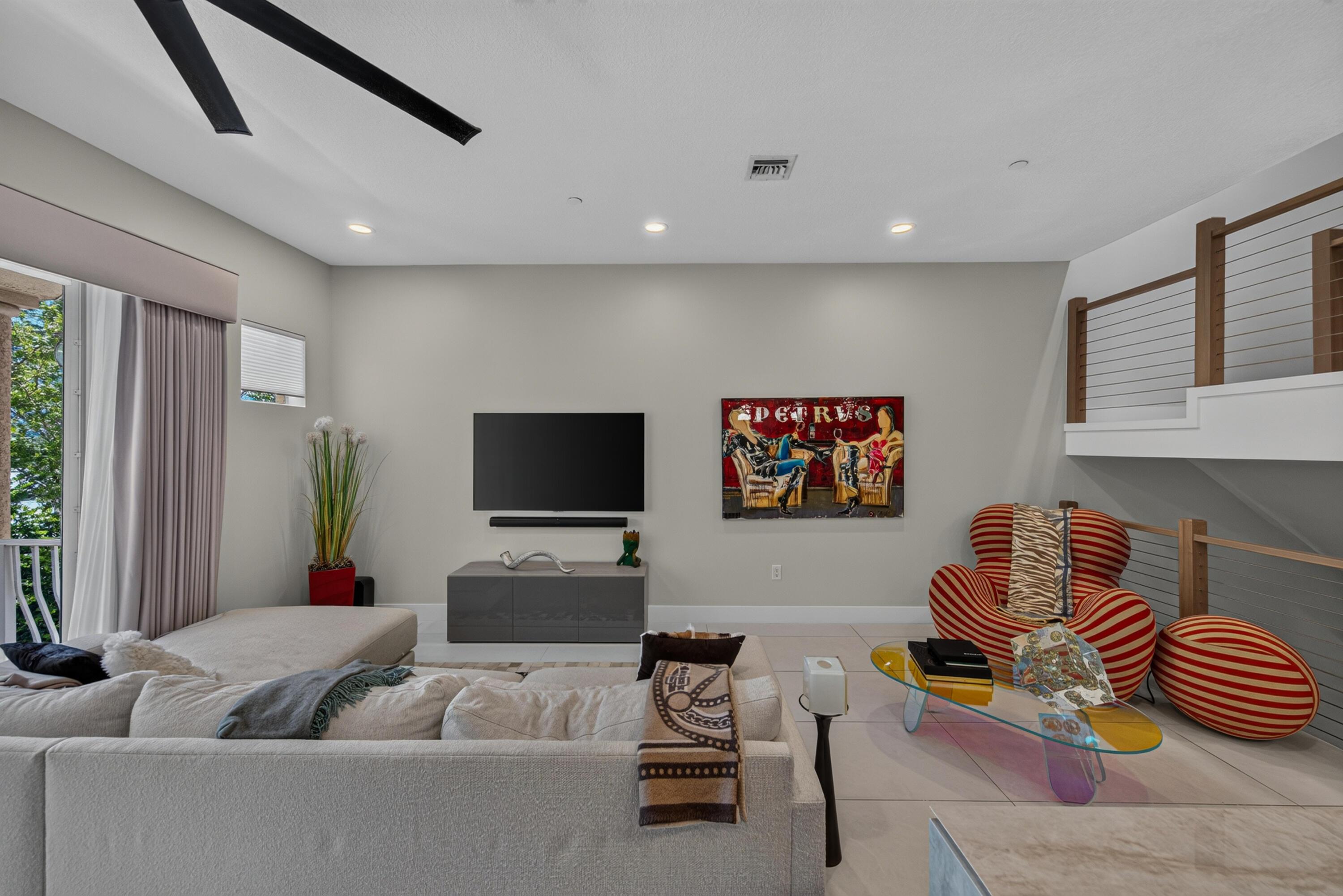 Image 1: LIVING ROOM