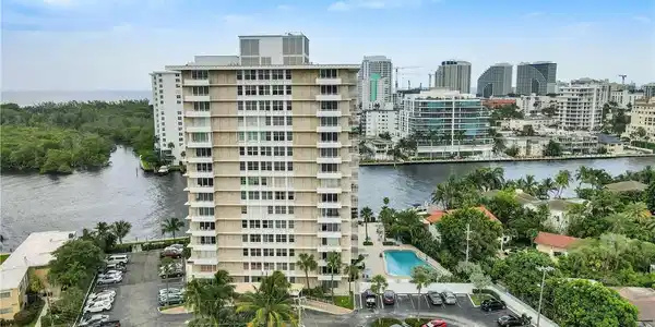 888 NE Intracoastal Dr