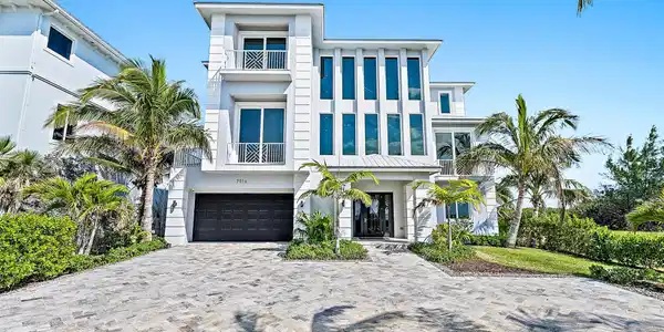 7916 S Ocean Drive