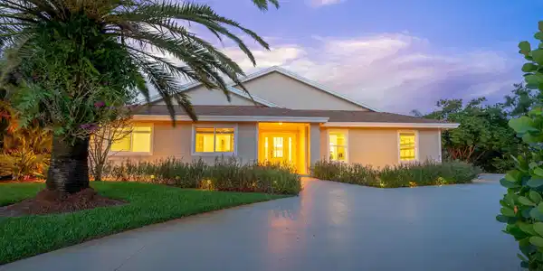 2402 SW Racquet Club Drive