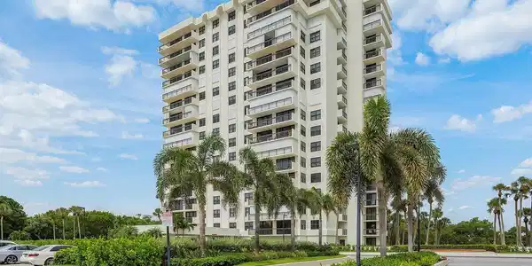 2001 N Ocean Boulevard