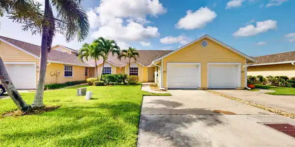 495 6th Manor