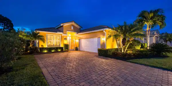 4175 NW Oakbrook Circle