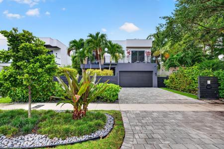 1644 NE 4th Court