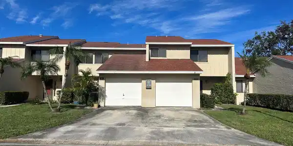 1659 SW Crossing Circle