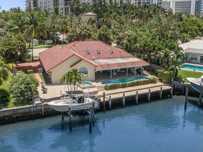 3819 N Ocean Drive