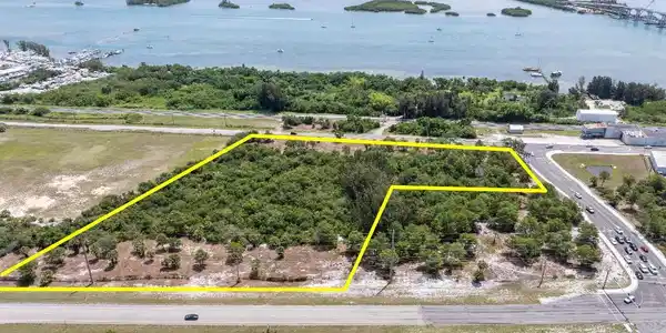 2300 N Us Hwy 1