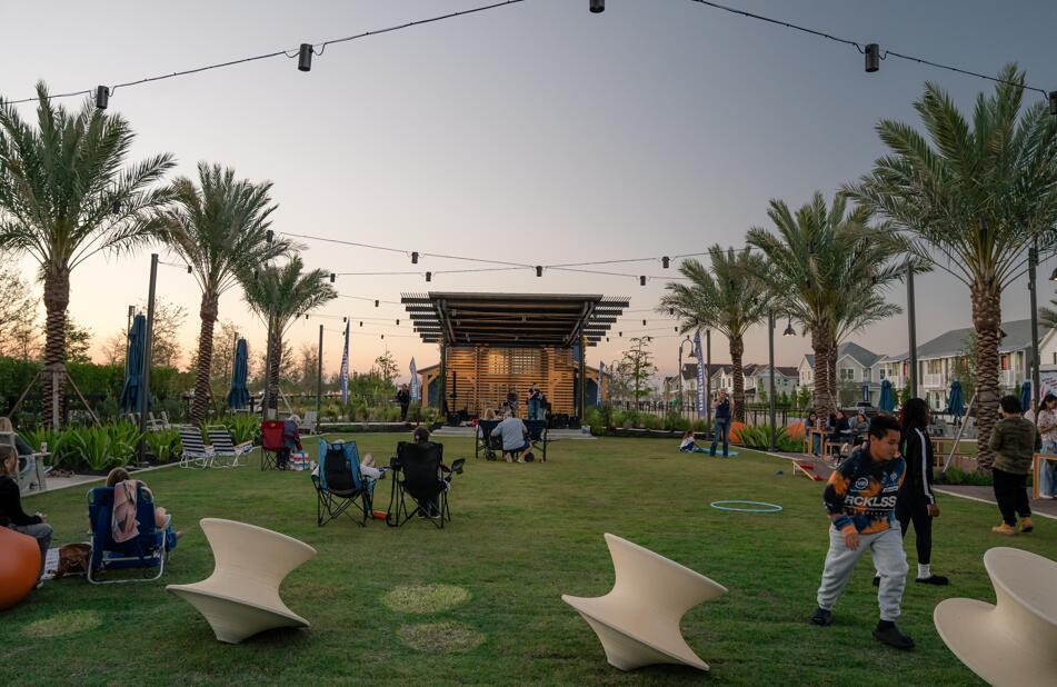 Image 4: Event Lawn