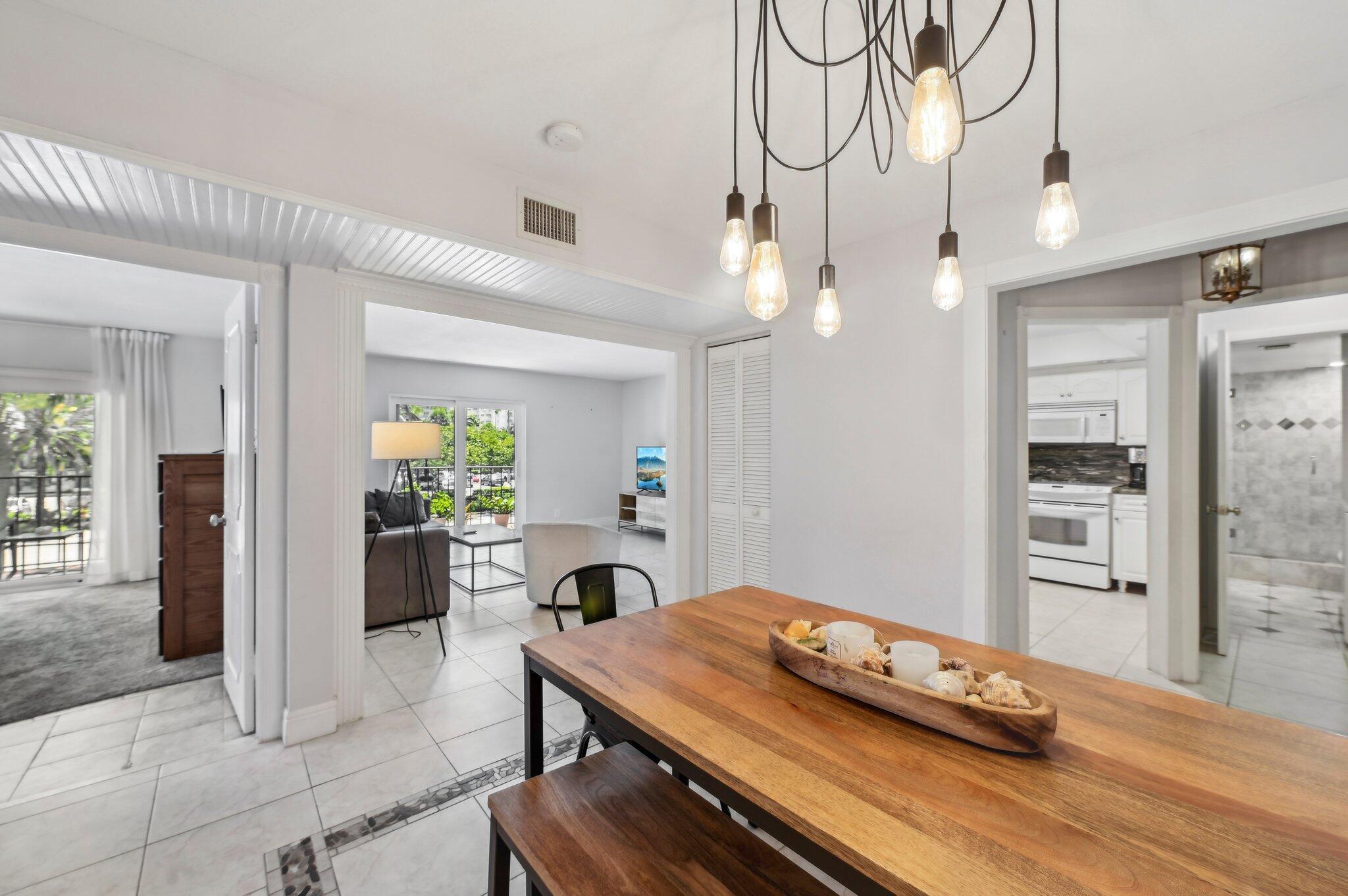 Image 4: 7-web-or-mls-N Ocean Blvd 215-1604-005