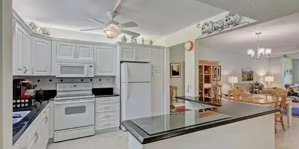 Image 2: KITCHEN