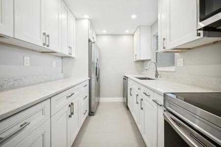 720 Bayshore Dr