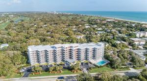 935 E Causeway Boulevard